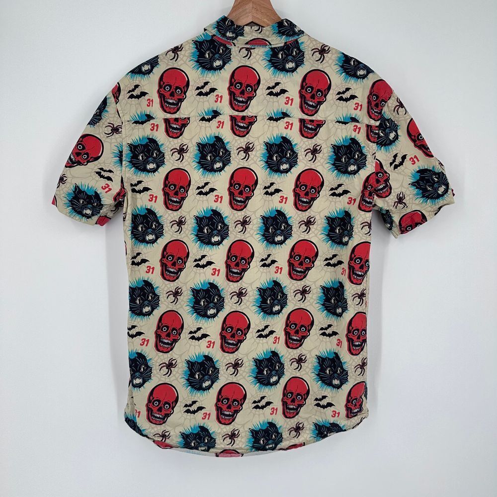 Beistle Simply Spooky Button Up Shirt Men's Small Cotton Cats Skulls Spiders - Picture 9 of 9